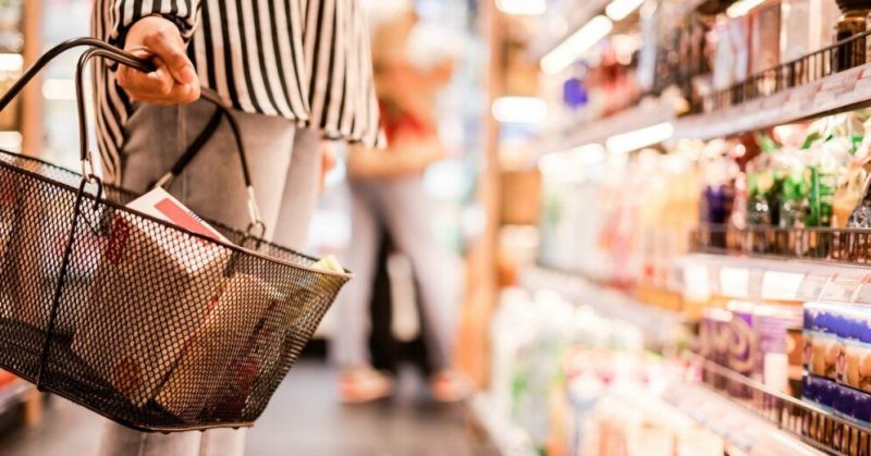 Общество: Глава МВД Латвии предложил ввести ограничения на число покупателей в магазинах