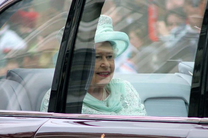 Общество: Королева Елизавета II срочно покинула Букингемский дворец - Cursorinfo: главные новости Израиля