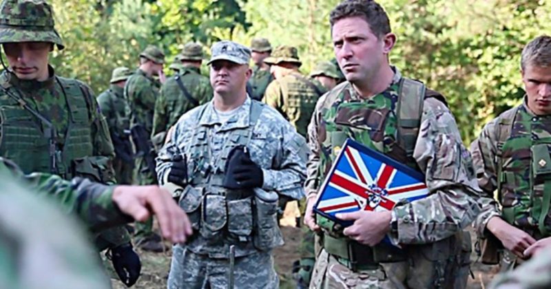 Общество: Британцы отработали бой с переодетыми в ополченцев ЛНР морпехов ВСУ