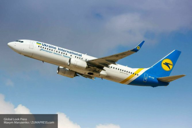 Общество: Перед закрытием границы украинская авиакомпания подняла цены на билеты в 10 раз