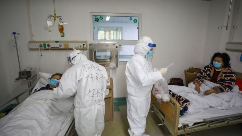 Общество: Британский инфекционист Медли назвал «гениальный» метод борьбы с коронавирусом