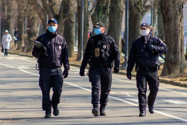 Общество: В Молдавии гражданам запретят выходить на улицу