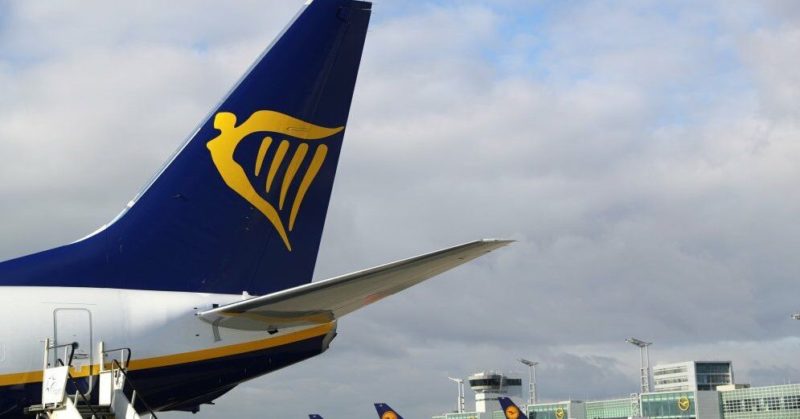 Общество: Ryanair организует два репатриационных рейса из Лондона и Берлина в Вильнюс