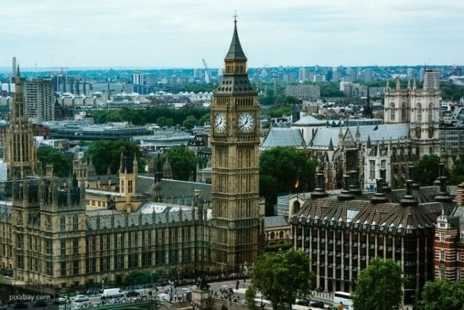 Общество: Парламент Великобритании распустят на четыре недели из-за коронавируса