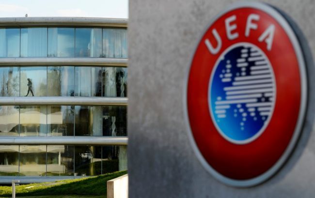 Общество: УЕФА планирует завершить футбольный сезон в августе