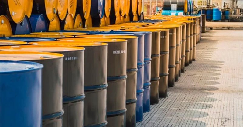 Общество: Цена на нефть Brent достигла 18-летнего минимума