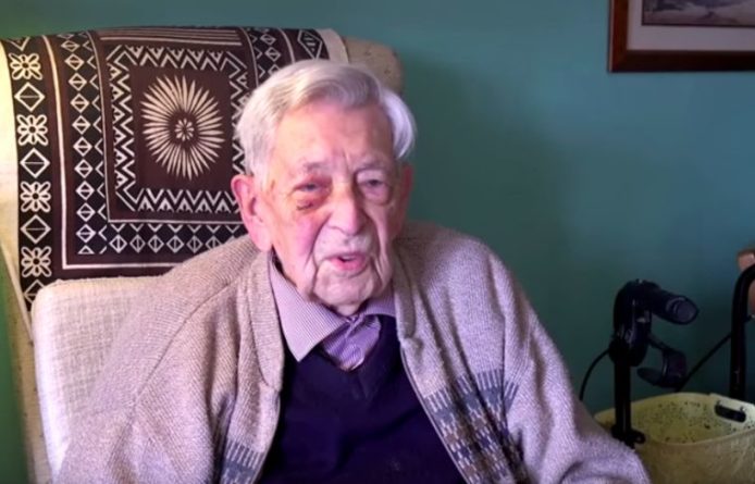 Общество: Старейшим мужчиной планеты признали 112-летнего британца