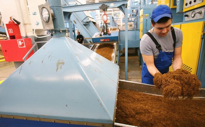 Общество: В Петербурге приостановили работу табачные заводы. Это может привести к дефициту сигарет