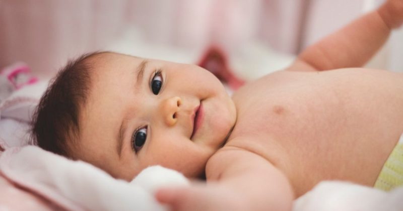 Общество: Ученые пролили свет на то, как младенцы познают свое тело
