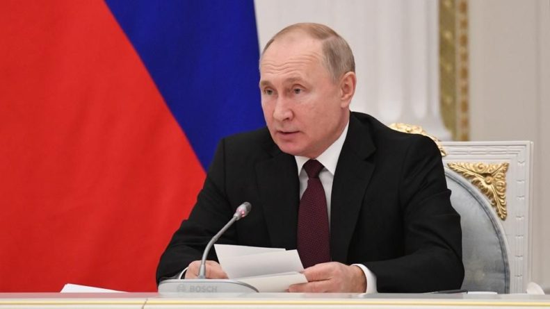 Общество: Путин объяснил желание уехавших жить за рубеж граждан вернуться в РФ