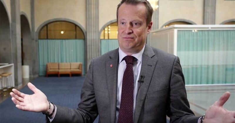 Общество: МИД пошутил над назвавшимся жертвой русских троллей шведским министром