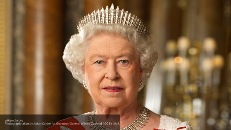 Общество: Елизавета II похвалила британцев, соблюдающих карантин