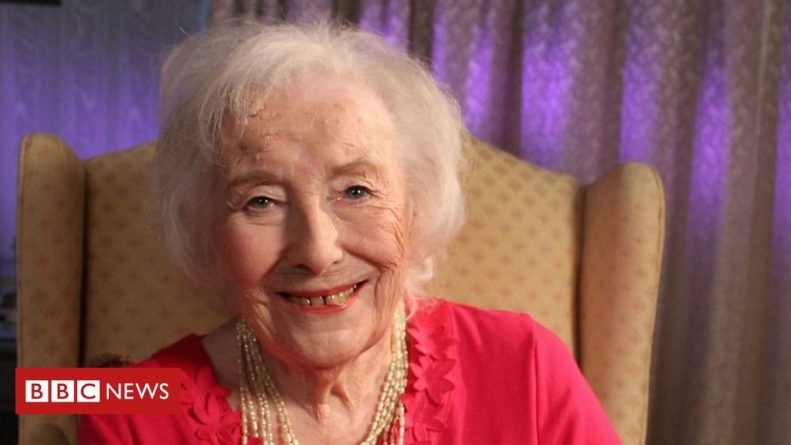 Общество: 103-летняя английская певица Вера Линн записала песню We'll meet again, все сборы пойдут на борьбу с коронавирусом