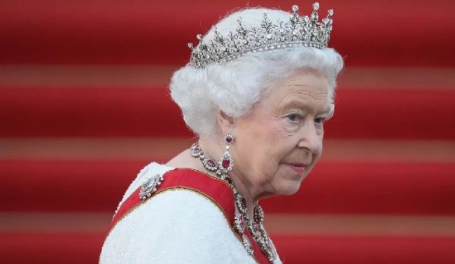 Общество: Королева Елизавета II отказалась от салютов в честь дня своего рождения