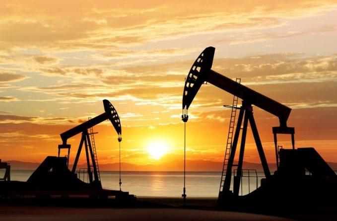 Общество: Цена нефти WTI упала ниже $11 за баррель впервые с 1998 года