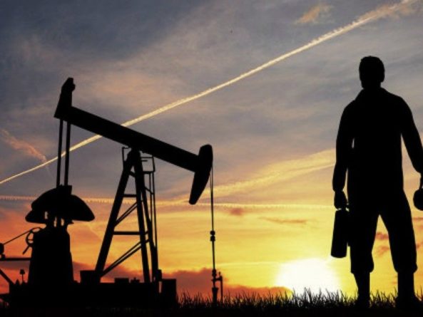 Общество: Цены на нефть рухнули – установлен абсолютный рекорд стоимости WTI