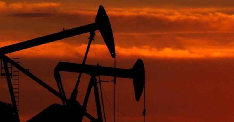 Общество: Исторический антирекорд: нефть WTI начала расти в цене