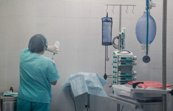 Общество: Следы коронавируса нашли в организме мужчины после месяца лечения