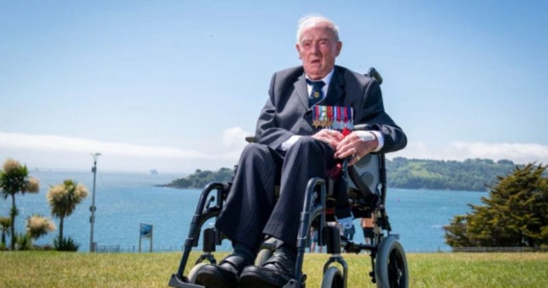 Общество: 99-летний британский ветеран обратился к людям на фоне пандемии