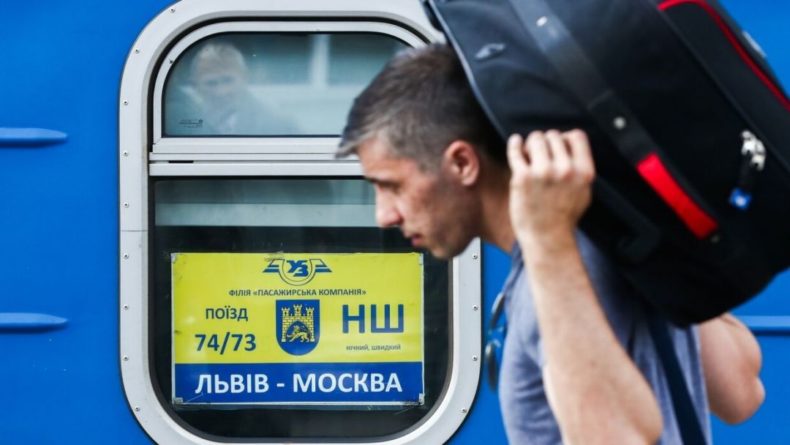 Общество: Из-за COVID-19 украинским гастарбайтерам полностью запретят выезд в Россию и ЕС