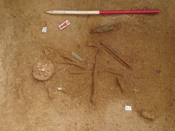 Общество: Необычное захоронение бронзового века найдено в Англии