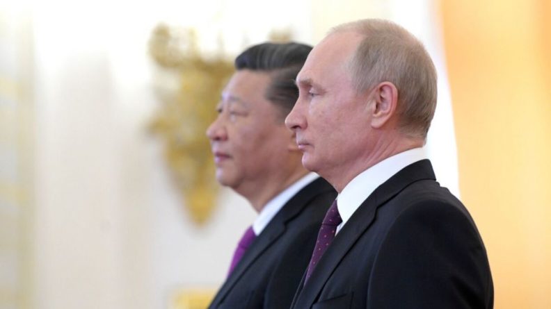 Общество: Си Цзиньпин в разговоре с Путиным выразил уверенность в скорой победе над COVID-19 в РФ