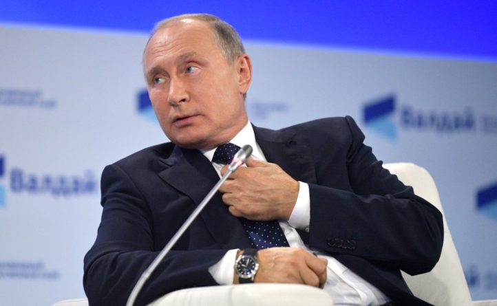 Общество: Путин отказался поздравлять Зеленского с 9 мая, но передал "привет" Украине