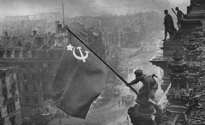 Общество: Белый дом поздравил с Днем Победы, забыв упомянуть об СССР