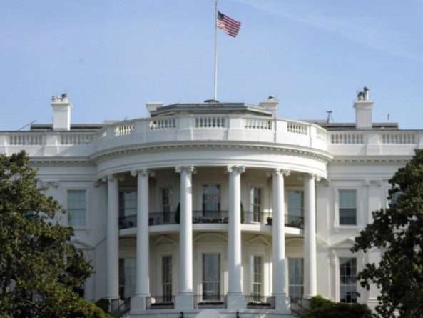Общество: «Рядовой Райан поднимает знамя над Рейхстагом»: Белый дом затроллили в соцсетях