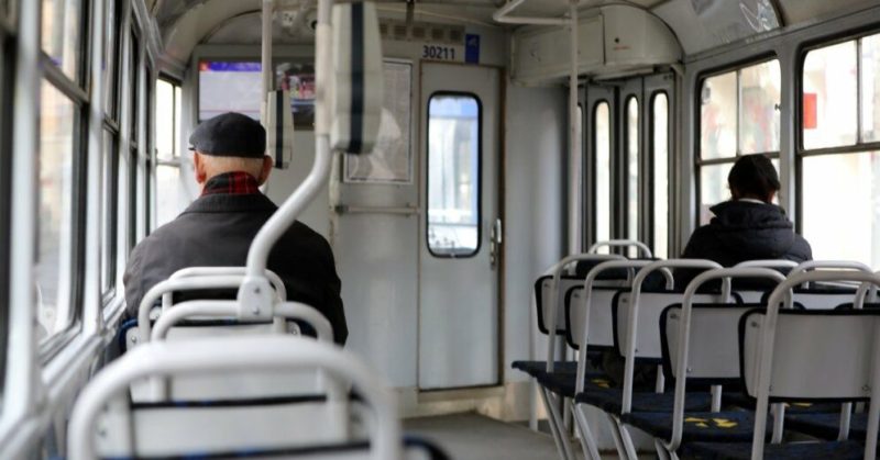 Общество: В Риге за ношением масок будут следить контролеры, в региональных автобусах могут запретить посадку