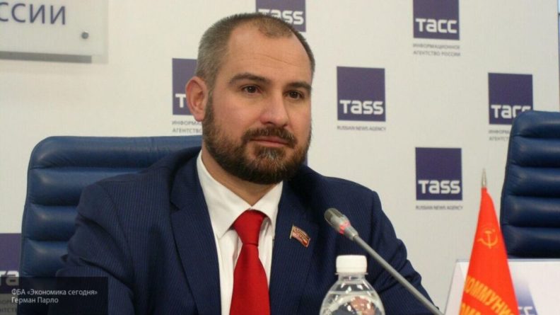 Сурайкин: США ведет инфовойну против РФ, пытаясь принизить роль СССР во Второй мировой 11052020 Общество: Сурайкин: США ведет инфовойну против РФ, пытаясь принизить роль СССР во Второй мировой