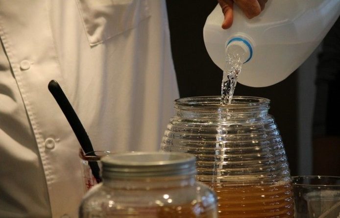 Общество: Кремлёвский врач посоветовала пить чайный гриб во время пандемии