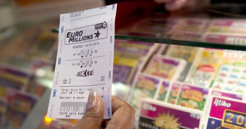 Общество: Спасисший жизнь полицейскому британец выиграл миллион фунтов в лотерее
