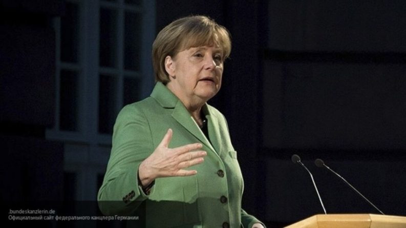 Общество: Contra Magazin заявил о лицемерии Меркель, подозревающей Россию в кибератаках