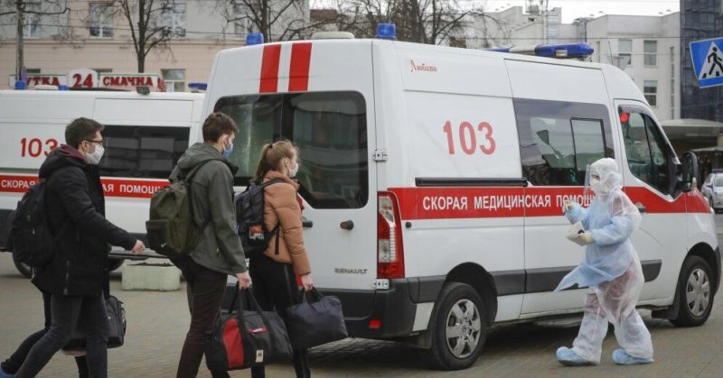 Общество: В России от Covid-19 погибло рекордное число медиков