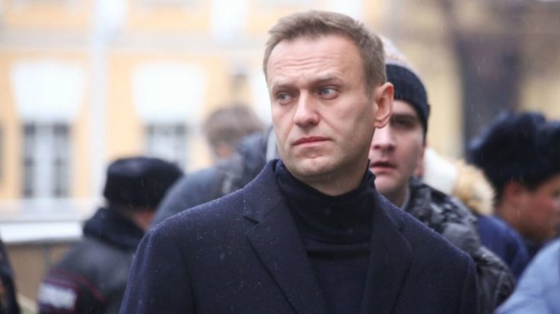 Общество: Навального ждет миллионный штраф за несоблюдение закона об иноагентах