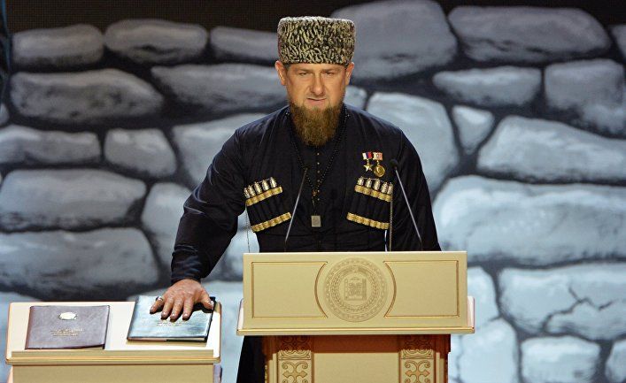 Общество: Союзник Путина сражен коронавирусом: чеченский лидер Рамзан Кадыров в больнице «с поражением 50% легких» (Daily Mail, Великобритания)