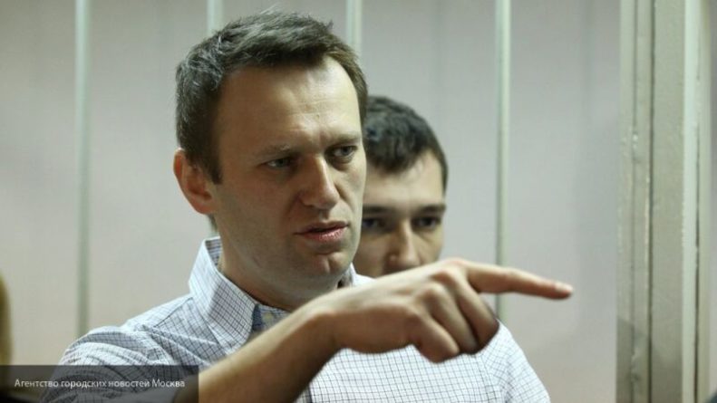 Общество: "Альянсы" выкидывают людей, как использованный шприц: Серуканов о лжепрофсоюзах Навального