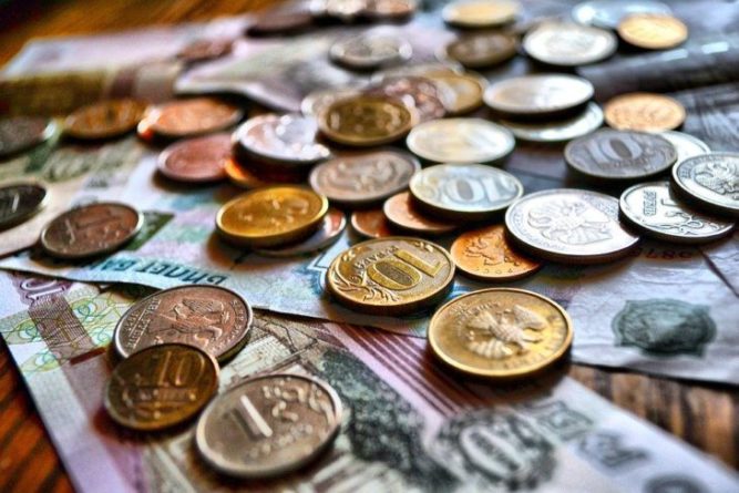 Общество: В России ввезли рекордный объём иностранной валюты – что будет с рублём?