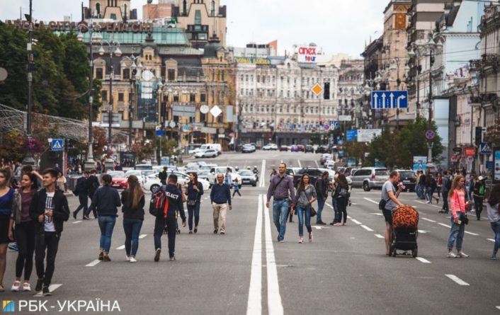 Общество: В Кабмине рассказали, сколько денег тратят туристы в Украине