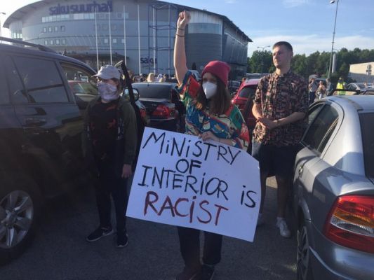 Общество: На автопарковке в Таллине прошла эстонская акция Black Lives Matter