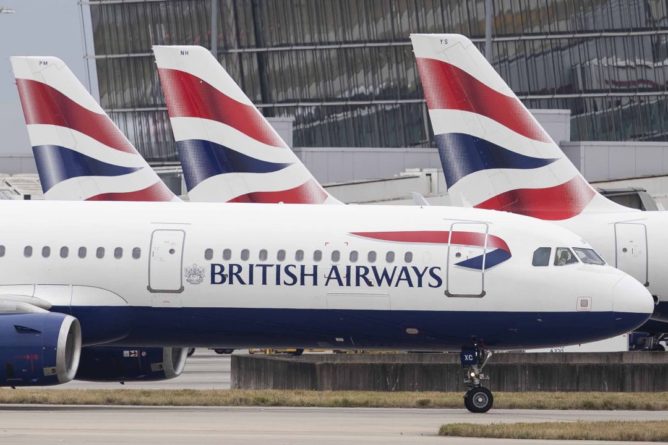 Общество: Три британские авиакомпании подали в суд на правительство из-за карантина