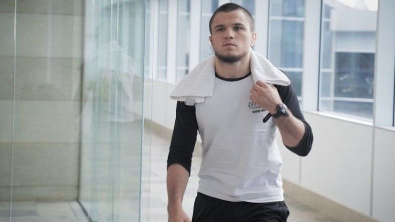 Общество: Стал известен соперник двоюродного брата Нурмагомедова в его дебютном бою в UFC
