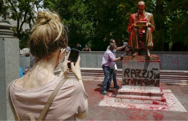 Общество: Европу охватили демонстрации против расизма: в Милане изуродовали статую известного журналиста