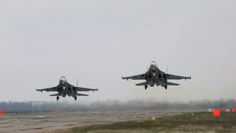 Общество: Истребители Су-27 подняты для перехвата В-52H ВВС США над Балтикой