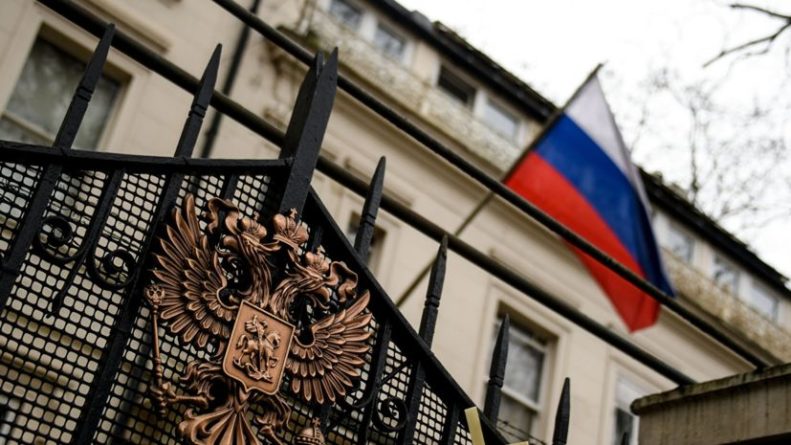 Посольство России в Лондоне сообщило об угрозах в свой адрес 18062020 Общество: Посольство России в Лондоне сообщило об угрозах в свой адрес