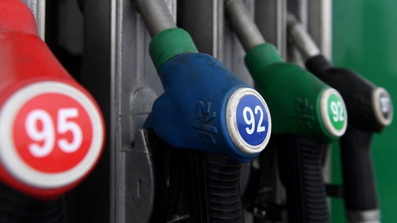Общество: Горючее колебание: почему рекордный рост биржевых цен на топливо незначительно отразится на розничной стоимости бензина