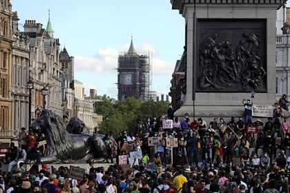 Общество: Лидер протестов в Лондоне потребовала встречи с Джонсоном