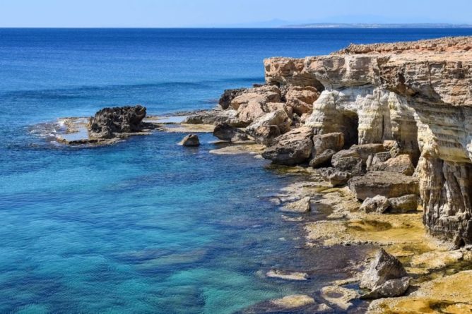 Общество: Кипр не будет требовать от туристов справку об отсутствии COVID - Cursorinfo: главные новости Израиля