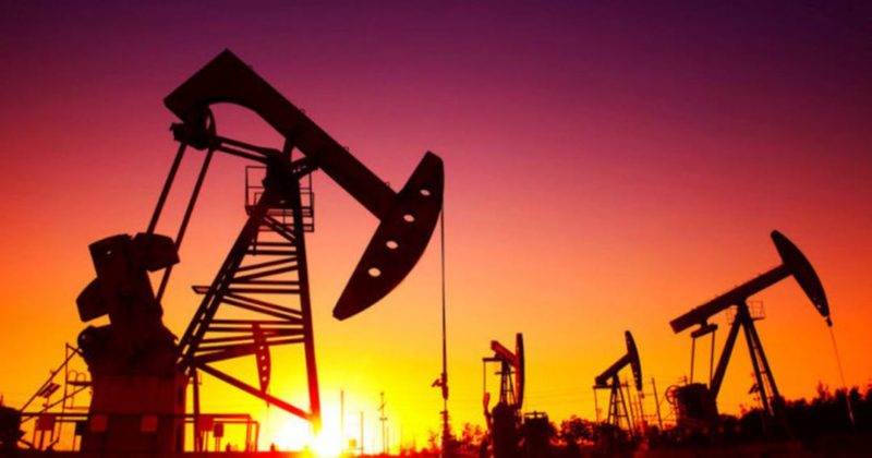 Общество: МВФ повысил прогноз цен на нефть в 2020 и 2021 годах